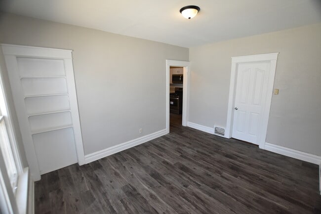 Building Photo - 545 Hammond Ave