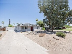 Building Photo - 1332 E Whitton Ave