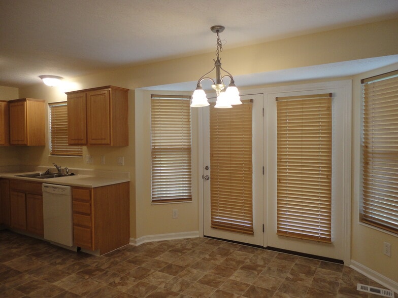 Building Photo - 8510 Ethan Ct