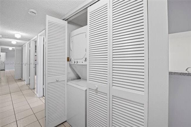 Building Photo - 8530 SW 149th Ave