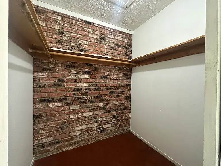 Building Photo - 10315 Acacia Ln