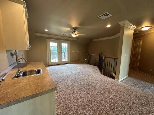 Building Photo - 5300 Oak Meadow Dr