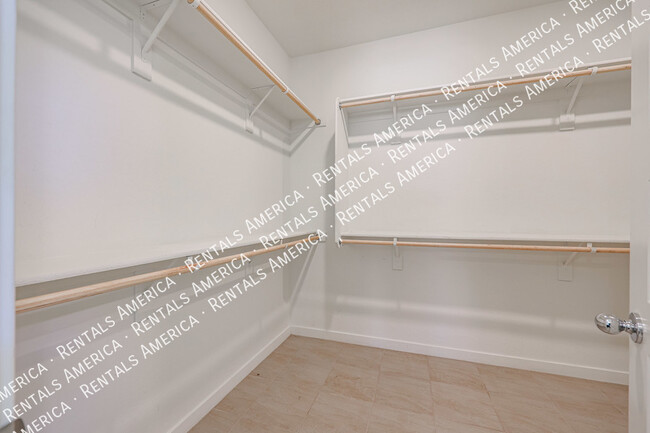 Building Photo - 4806 S 110th Ave