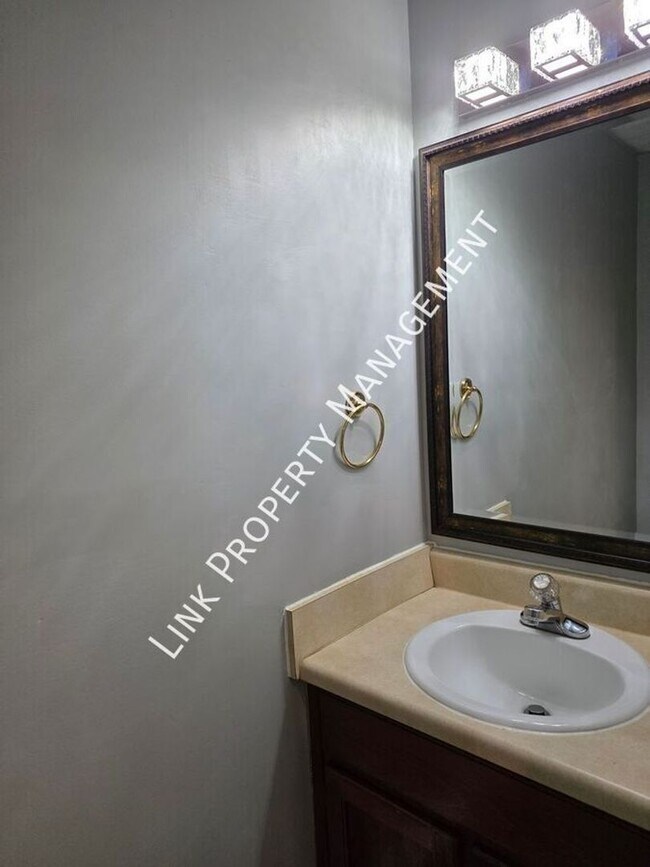 Building Photo - Beautiful 4-Bedroom Home in Desirable Harrison Location – Minutes from Volkswagen Plant!