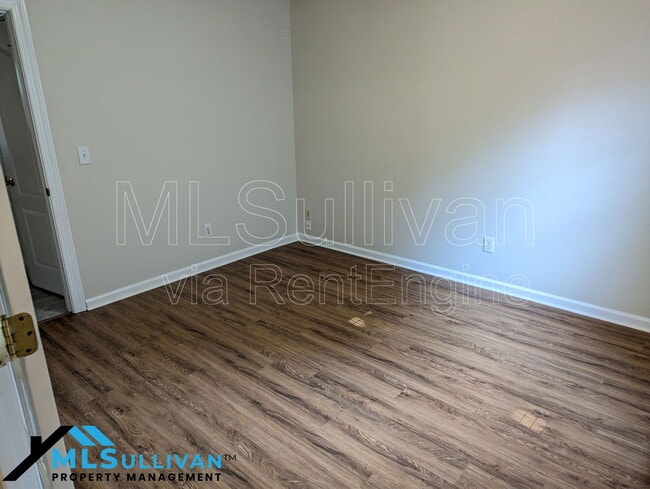 Building Photo - 7009 Englehardt Dr