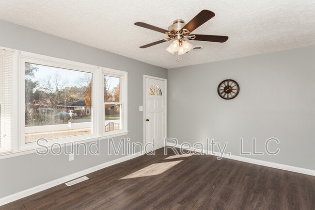 Building Photo - 704 Joyner St