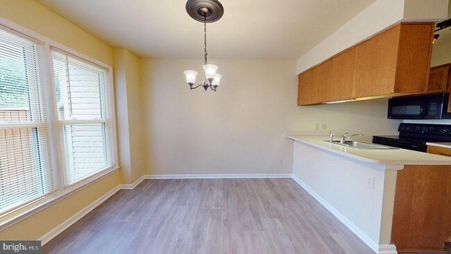 Building Photo - 6008 Chestnut Hollow Ct