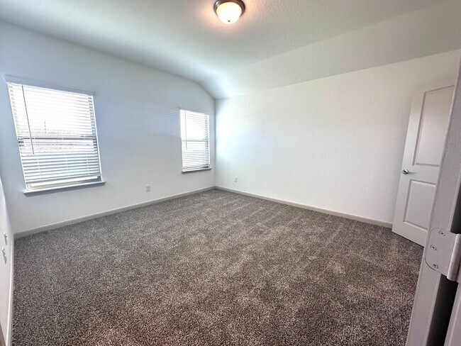 Building Photo - NEW CONSTRUCTION IN GATED COMMUNITY!!! BUI...