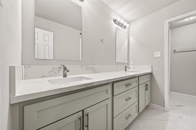 Building Photo - 7739 Antoine Dr