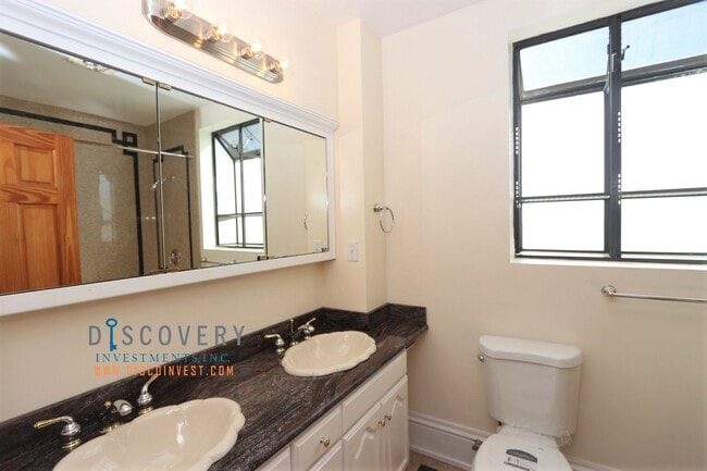 Building Photo - Coveted Piedmont Craftsman Home