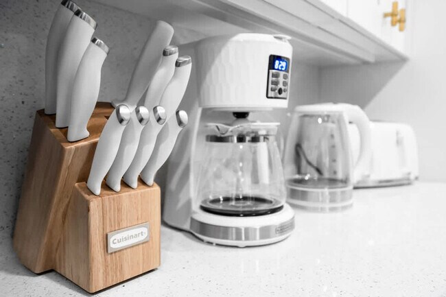 Building Photo - 6450 Perry St