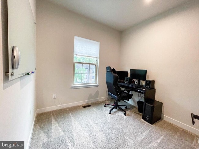 Building Photo - 4480 Commons Dr