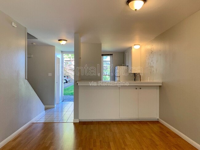 Building Photo - 1470 Creekside Dr