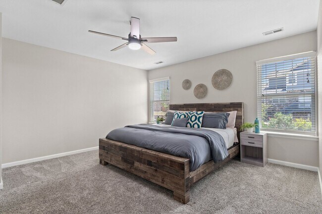 Building Photo - 4 Bed 3.5 Bath home in Tollgate Crossing