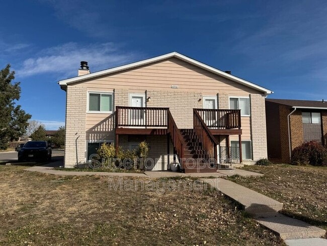 Primary Photo - 4950 King Arthur Way