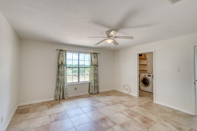 Building Photo - 6552 CR 403