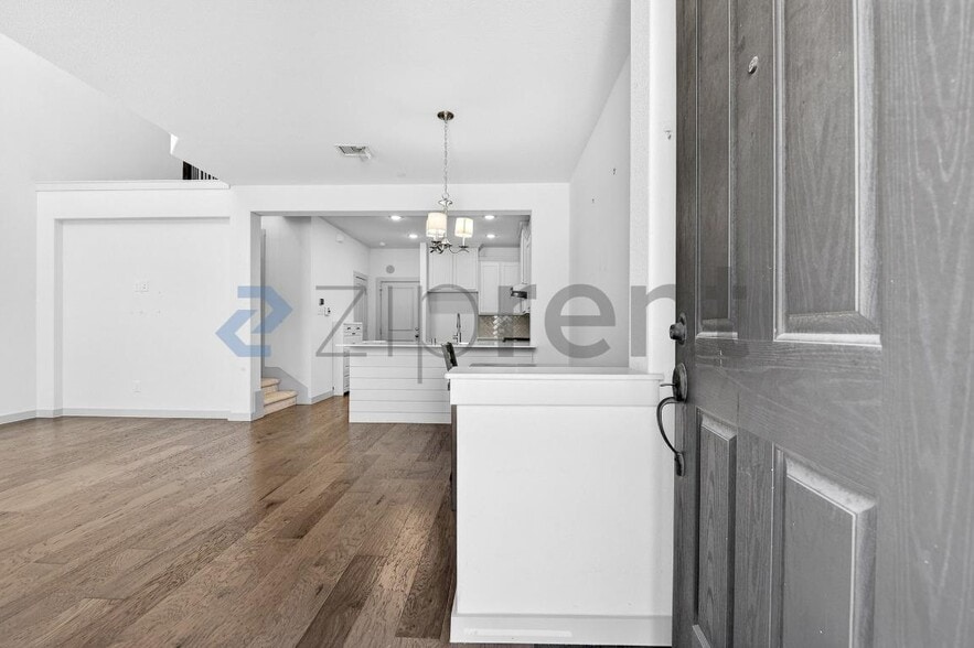 Building Photo - 3909 Sukay Dr