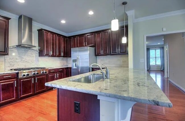 Building Photo - 3910 Village Commons Walk