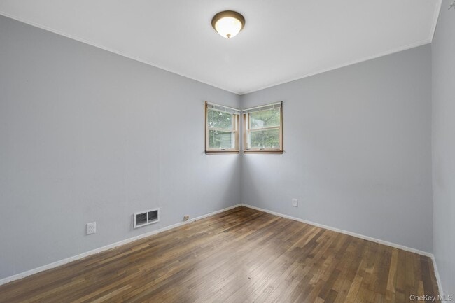 Building Photo - 22 Heath Ln