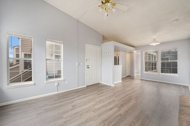 Building Photo - Lake Views in the City! **Move-In Special**