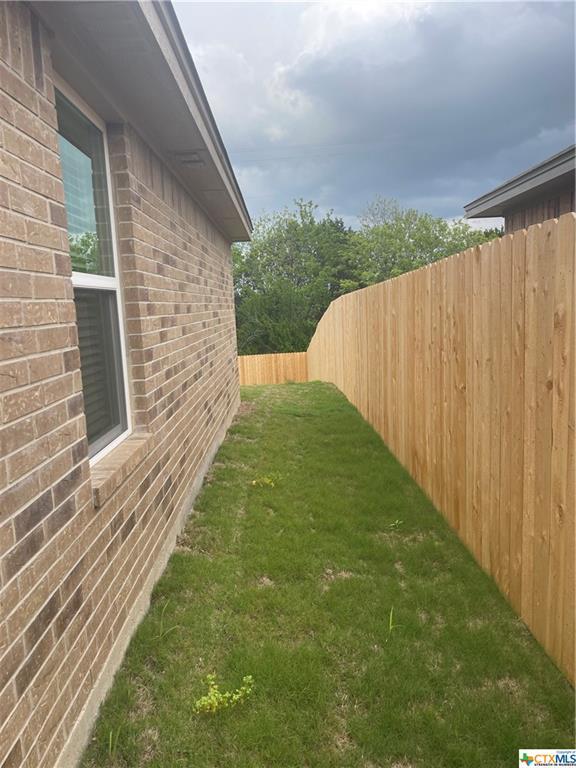 Building Photo - 539 Lost Trl