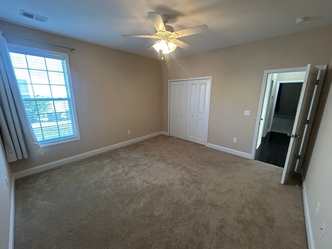 Building Photo - 1189 Parish Way