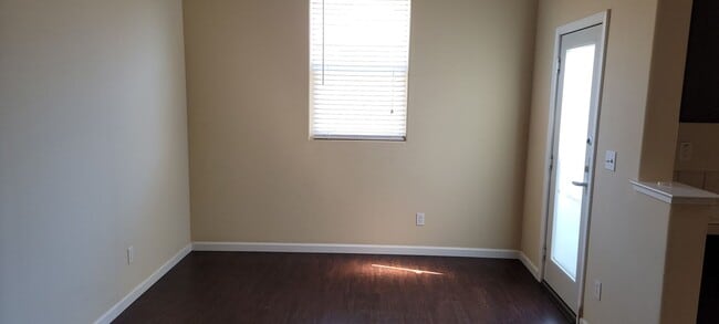 Building Photo - Adorable 2 Bedroom 2 Bath Condo