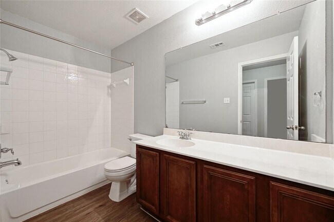 Building Photo - 267 Waterloo Dr