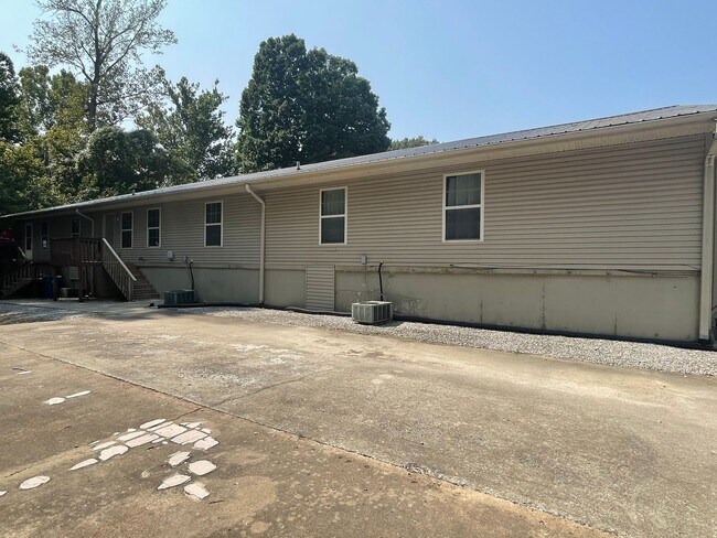 Building Photo - 2 Bedroom 1 bathroom Apartment in Wickliffe