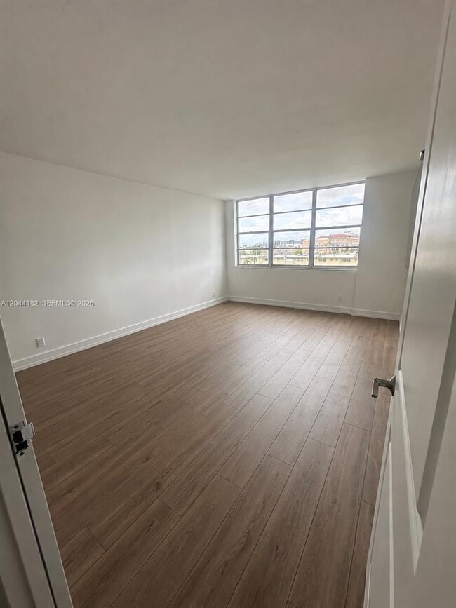 Building Photo - 2100 Sans Souci Blvd