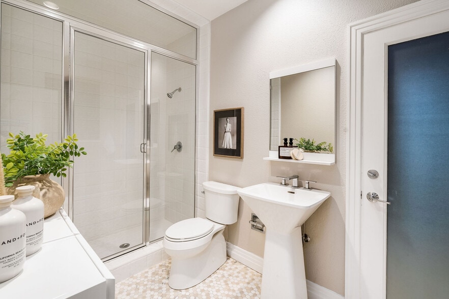 Building Photo - 4257 Golden Oak Ct