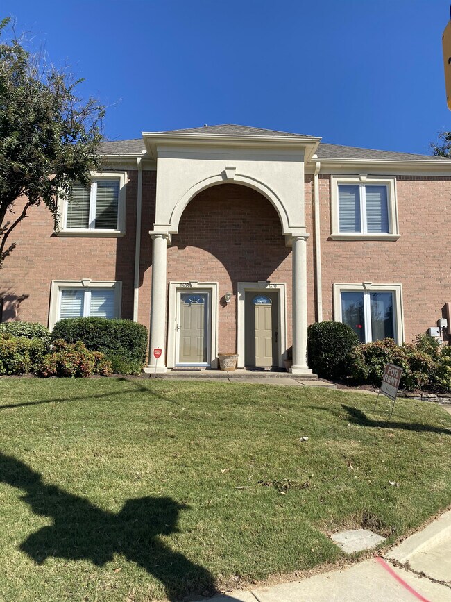 Primary Photo - 1608 Kirby Pkwy