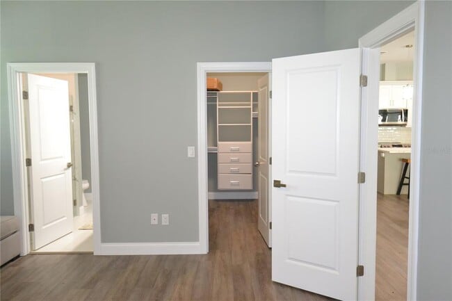 Building Photo - 281 Diogenes St