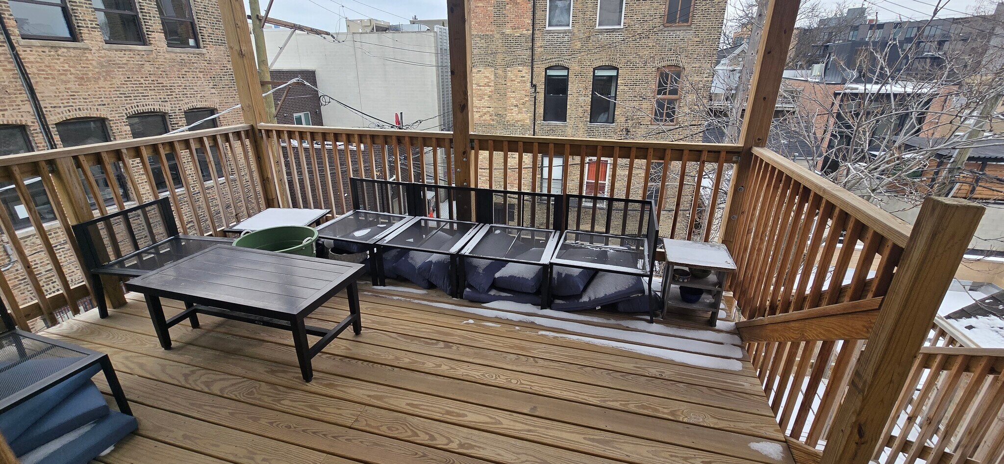 Building Photo - 2015 W Saint Paul Ave