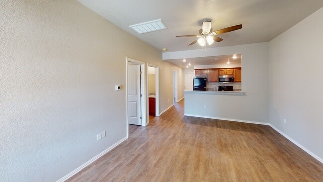 Building Photo - 407 E Tonner Ave