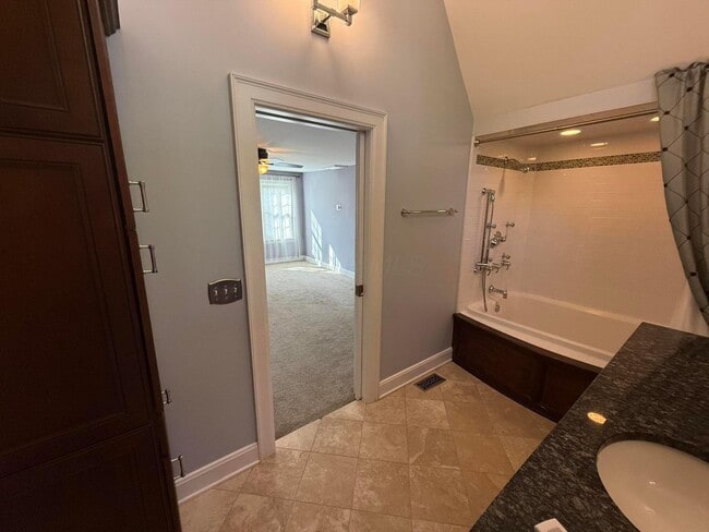 Building Photo - 2629 E Broad St