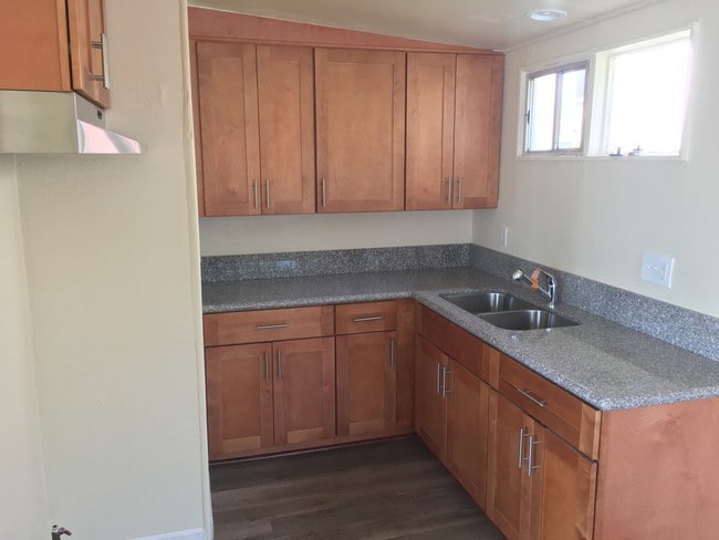Kitchen - 1166 Colorado Blvd