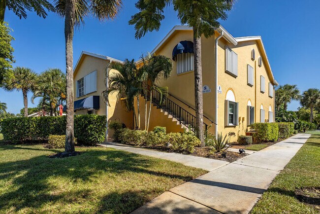 Building Photo - 121 Waterside Dr