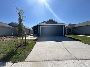 Building Photo - 3818 Pontchartrain Pky