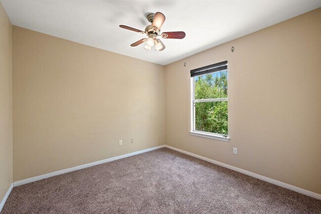 Building Photo - 5208 Sioux Ln