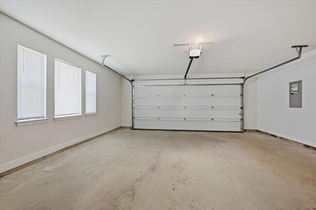 Building Photo - 104 S Jordan St