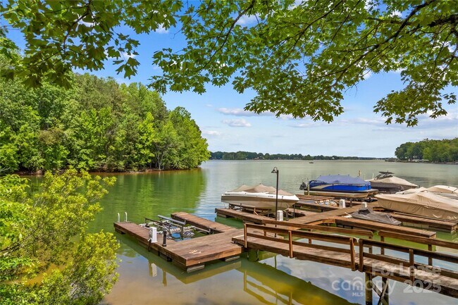 Primary Photo - 4522 Long Cove Dr