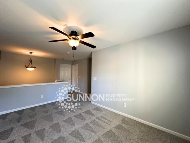 Building Photo - Updated 2 Bedroom Ballantyne Townhome