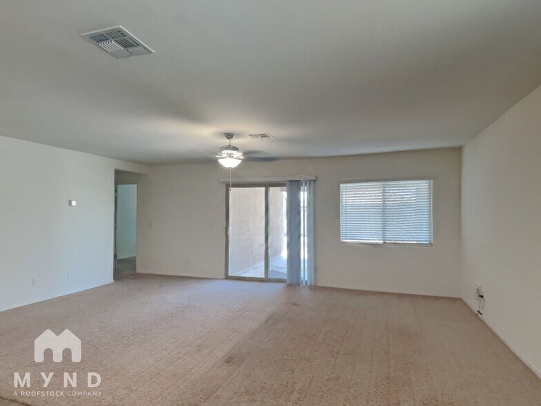 Building Photo - 1557 E Caballero Dr