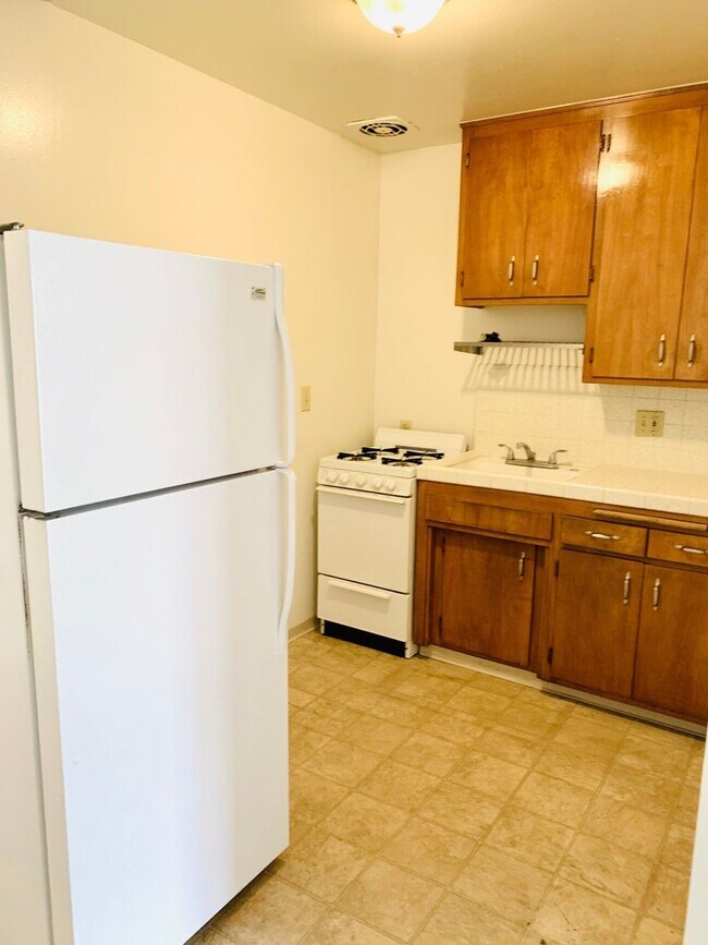 Building Photo - LIVE BY THE BEACH IN MISSION BEACH!  2BR/1...