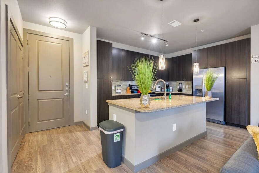 Building Photo - 7224 Staffordshire Blvd