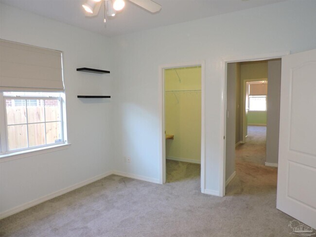 Building Photo - 4986 Vizcaya Dr
