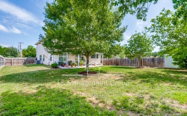 Building Photo - 7618 Van Ness Dr
