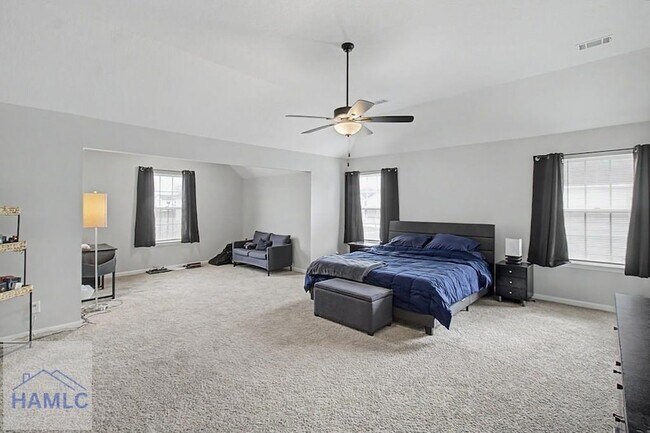 Building Photo - 18 Sunflower Cir NE