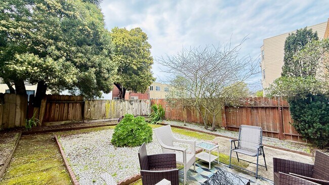 Building Photo - LT11MAIN